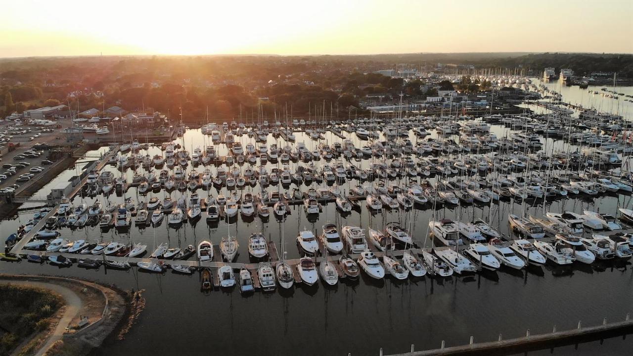 Hotel Hoitak Lymington Exteriér fotografie